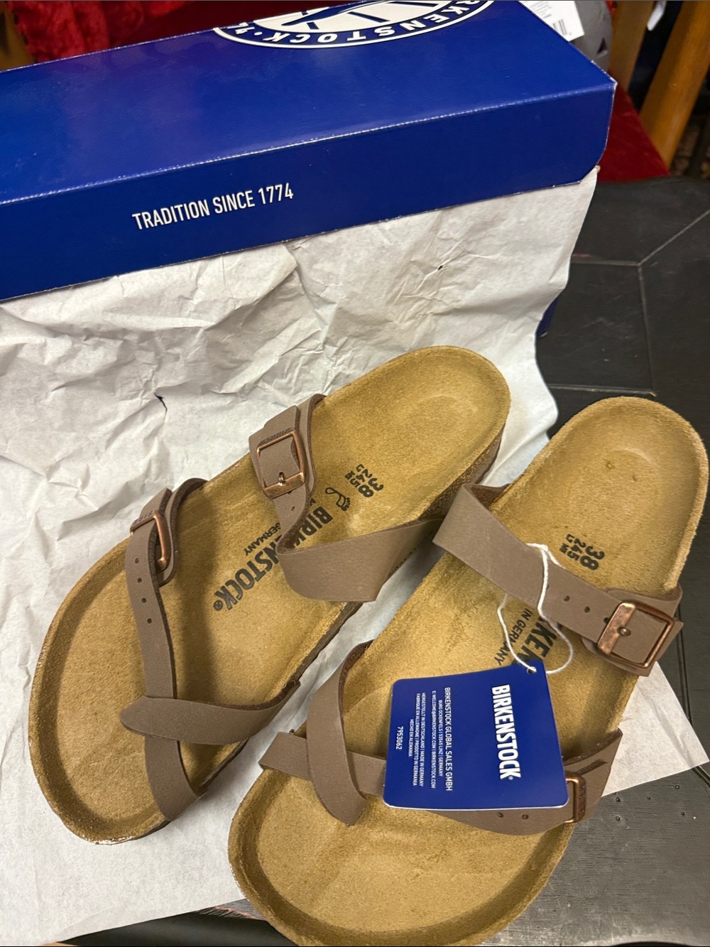 NWT Birkenstock Women’s  Brown Strappy Toe-Loop Sandals